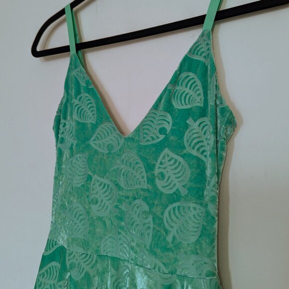 Animal Crossing x Blackmilk Burned Velvet Green Leaf Handkerchief Dress - Small - Picture 4 of 14